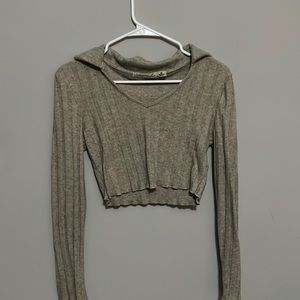 medium light grey long sleeve crop top